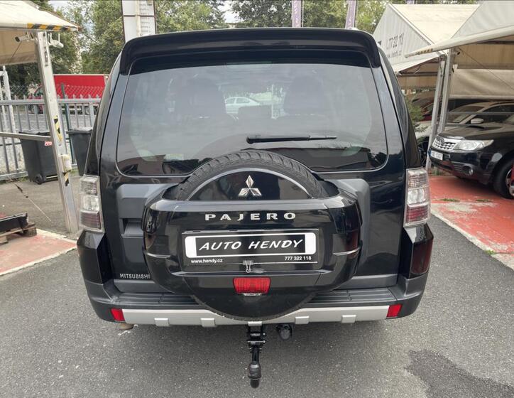 Mitsubishi Pajero 6