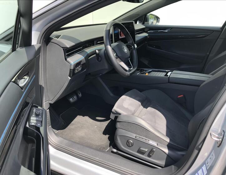 Volkswagen ID.7 6