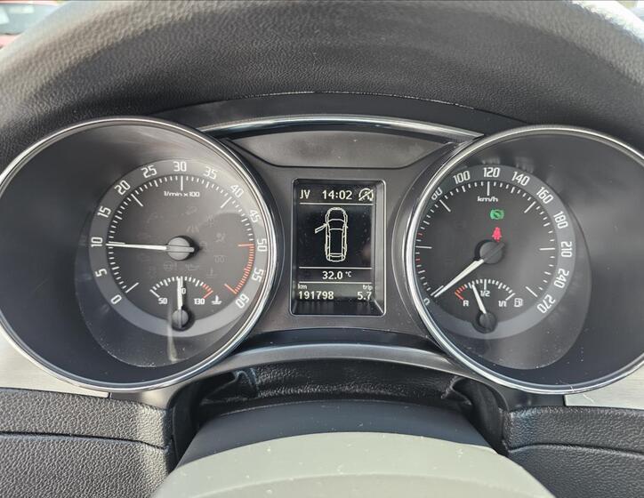 Škoda Superb 16
