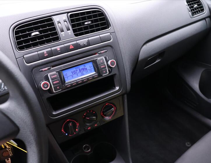 Volkswagen Polo 22