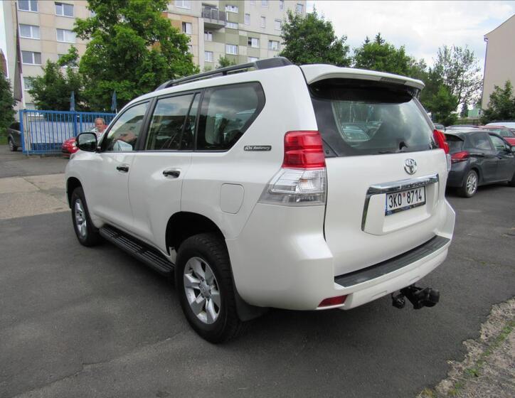 Toyota Land Cruiser 4