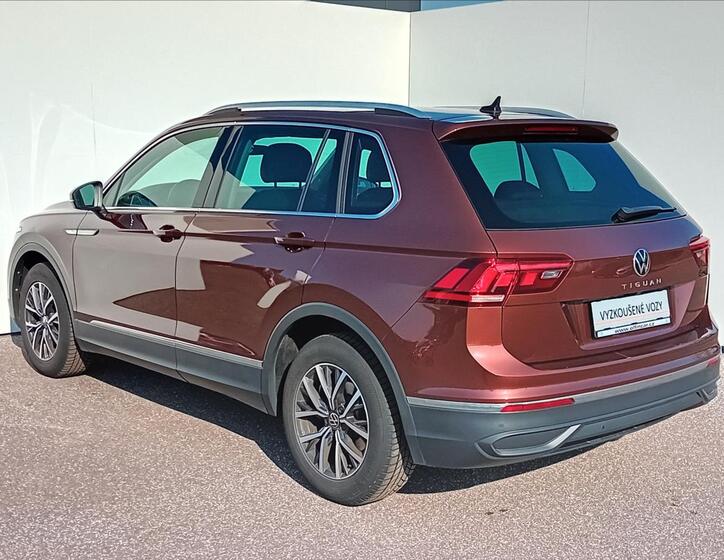 Volkswagen Tiguan 9