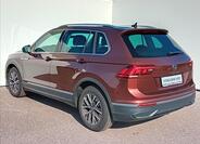Volkswagen Tiguan 9