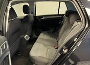 Volkswagen Golf 9
