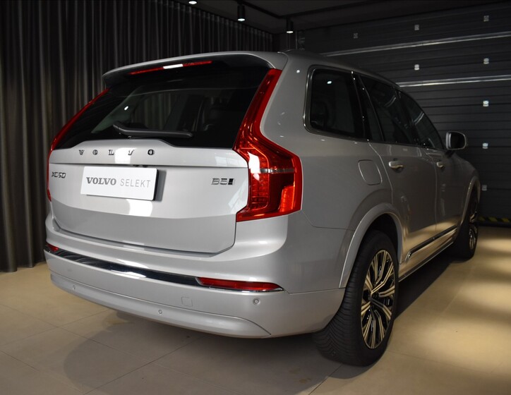 Volvo XC90 4