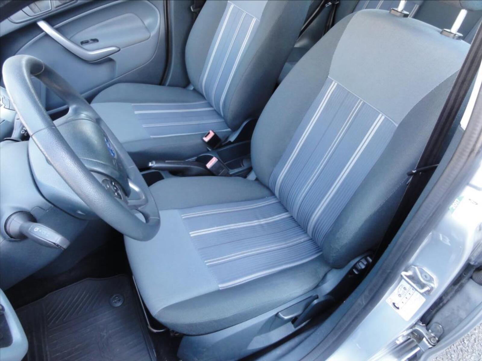 Ford Fiesta 13