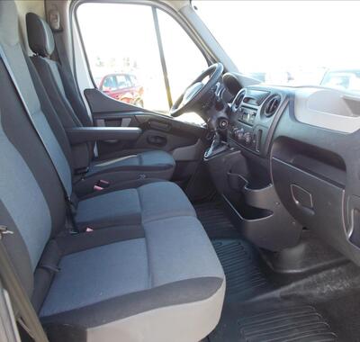 Renault Master 23