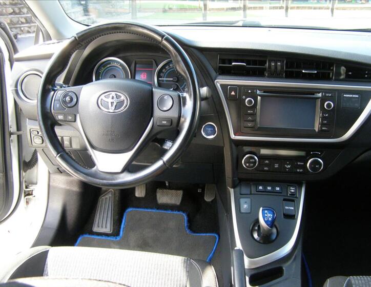 Toyota Auris 17