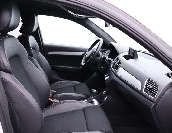 Audi Q3 14