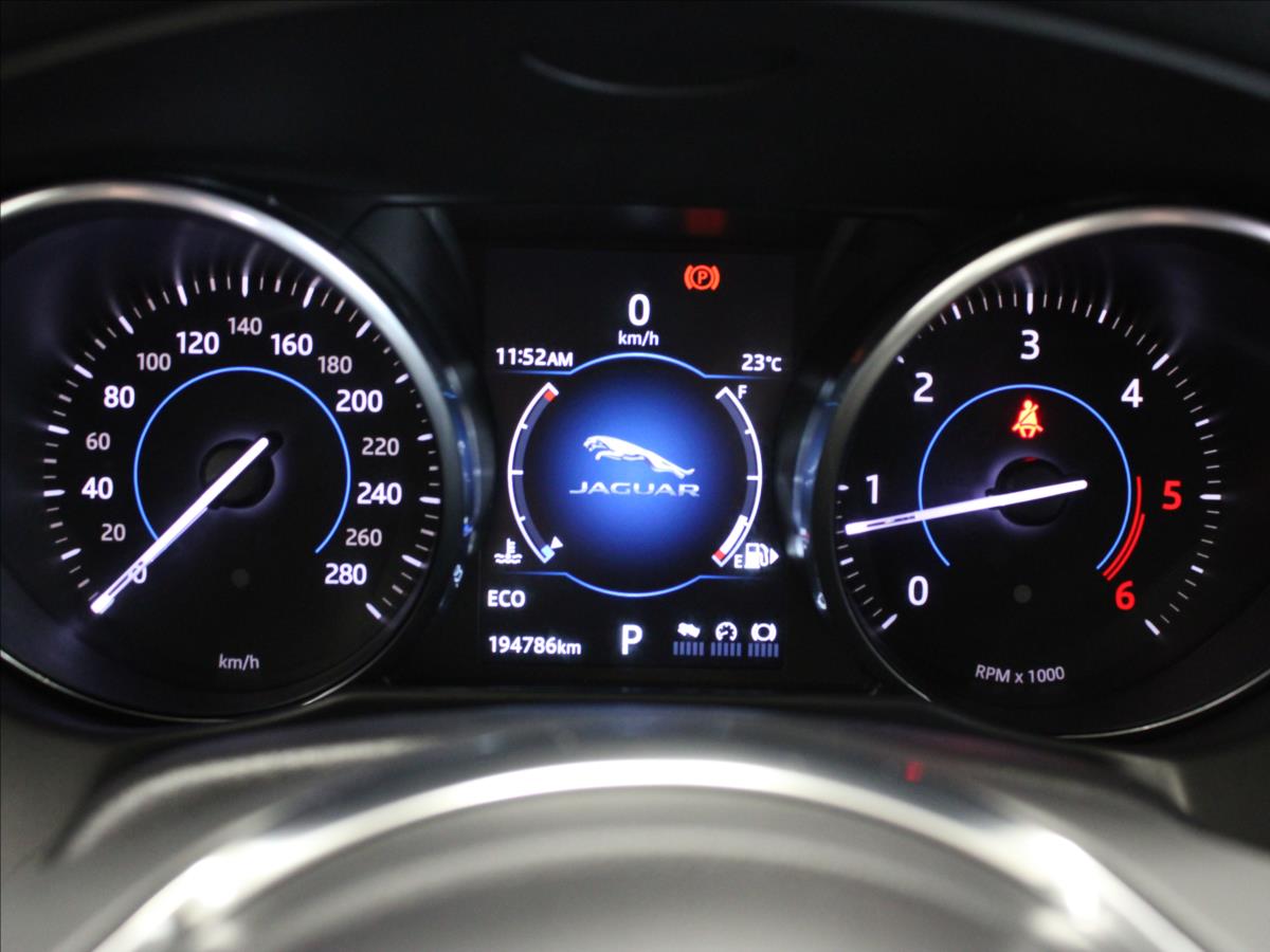 Jaguar XF