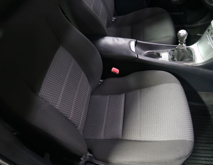 Toyota Avensis 14