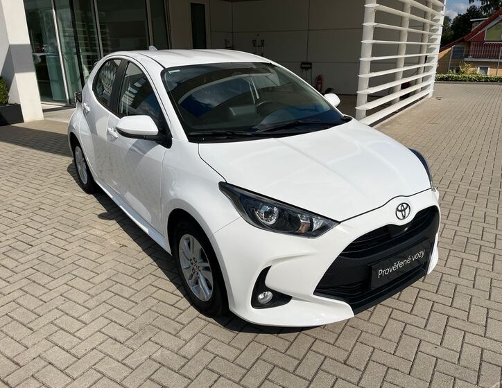 Toyota Yaris 8