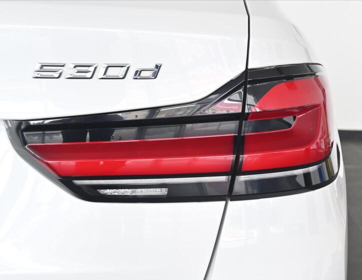 BMW Řada 5 35