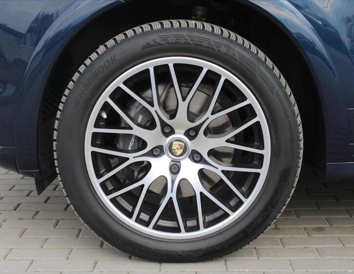 Porsche Cayenne 9