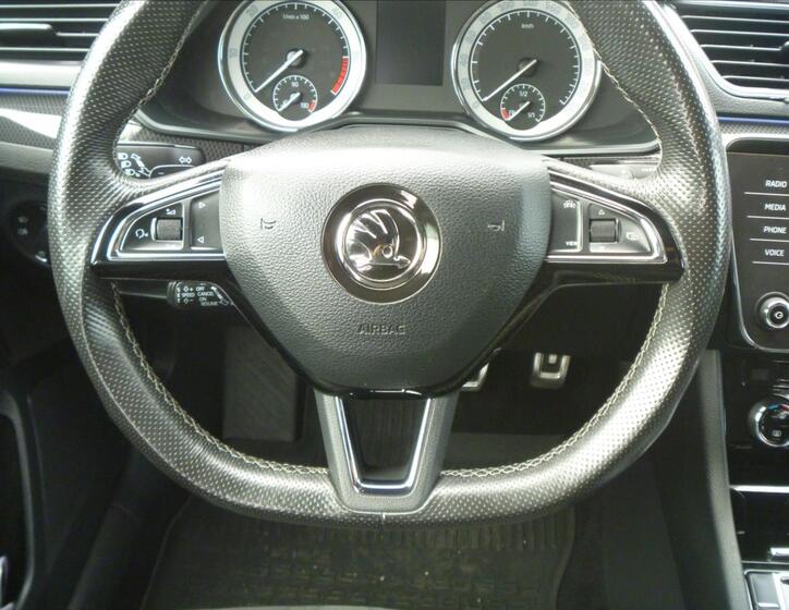 Škoda Superb 18