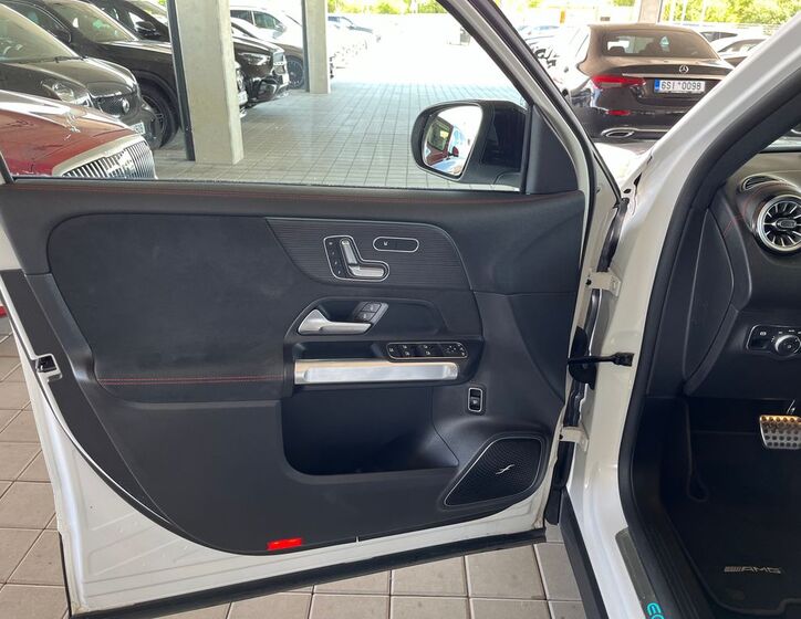Mercedes-Benz EQB 9