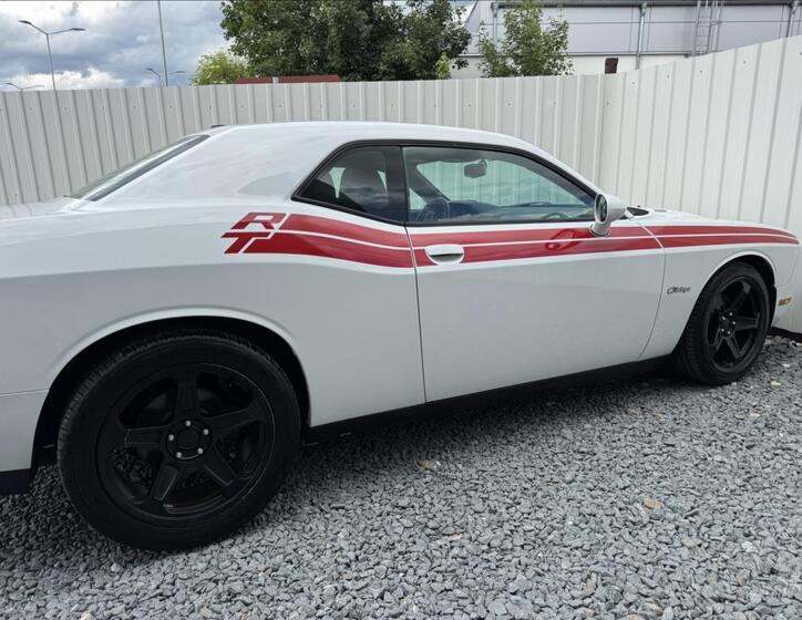 Dodge Challenger 22