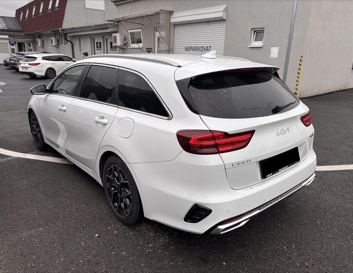 KIA Ceed 5