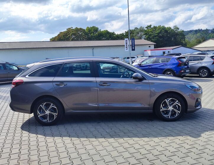 Hyundai i30 4