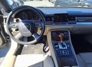 Audi A8 9
