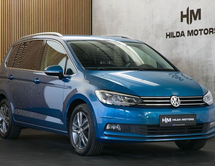 Volkswagen Touran 1