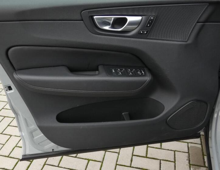 Volvo XC60 8