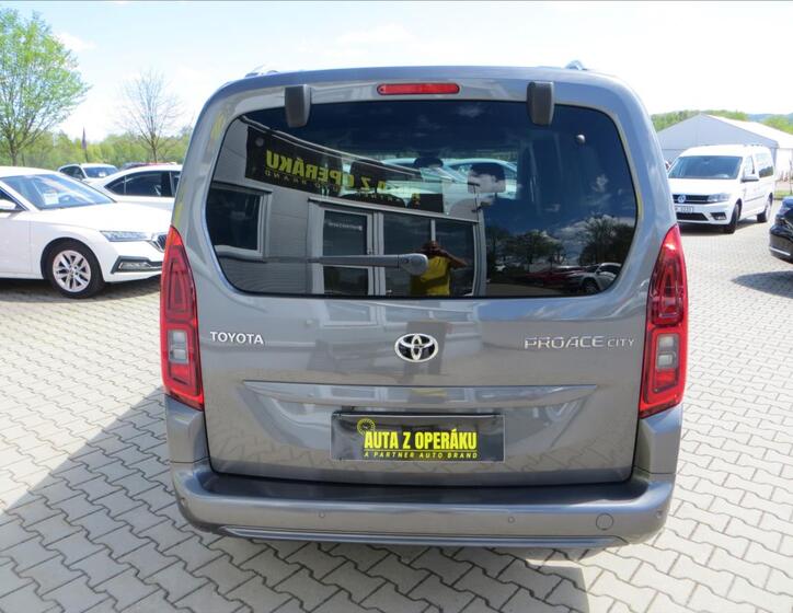 Toyota ProAce 6