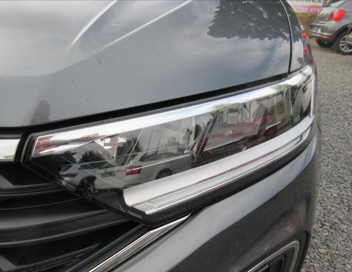 Volkswagen T-Roc 12