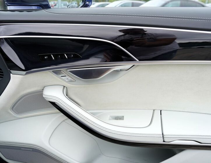 Audi A8 25