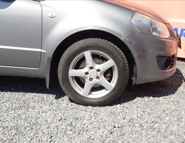 Suzuki SX4 9
