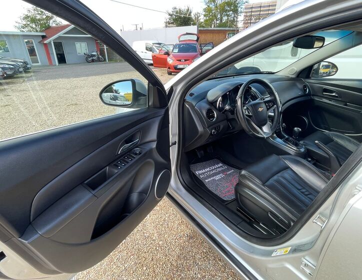 Chevrolet Cruze 8