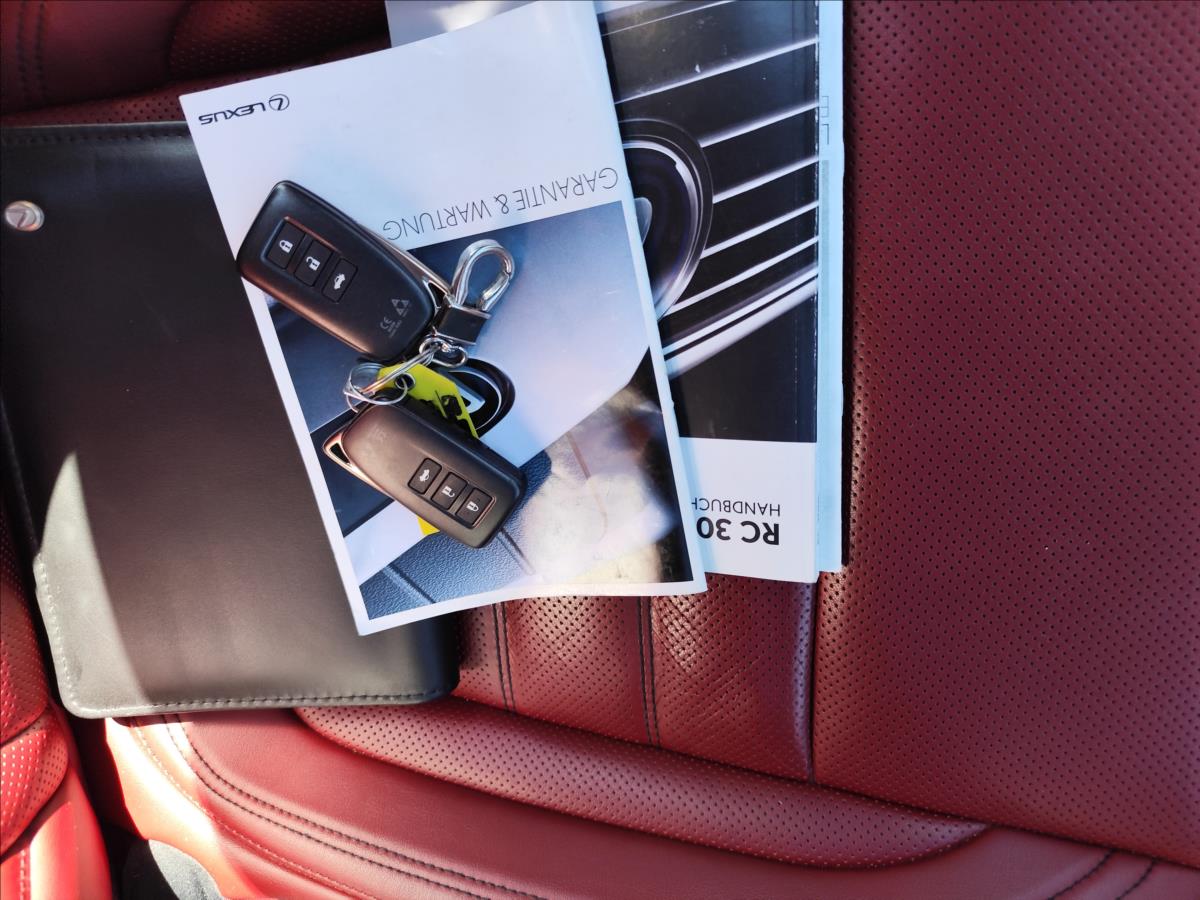 Lexus RC 300h