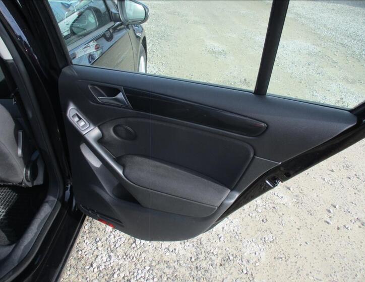 Volkswagen Golf 12