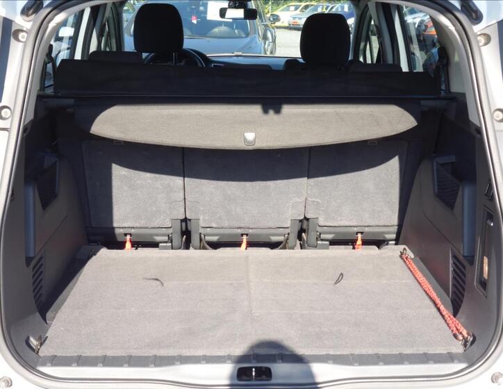 Peugeot 5008 15