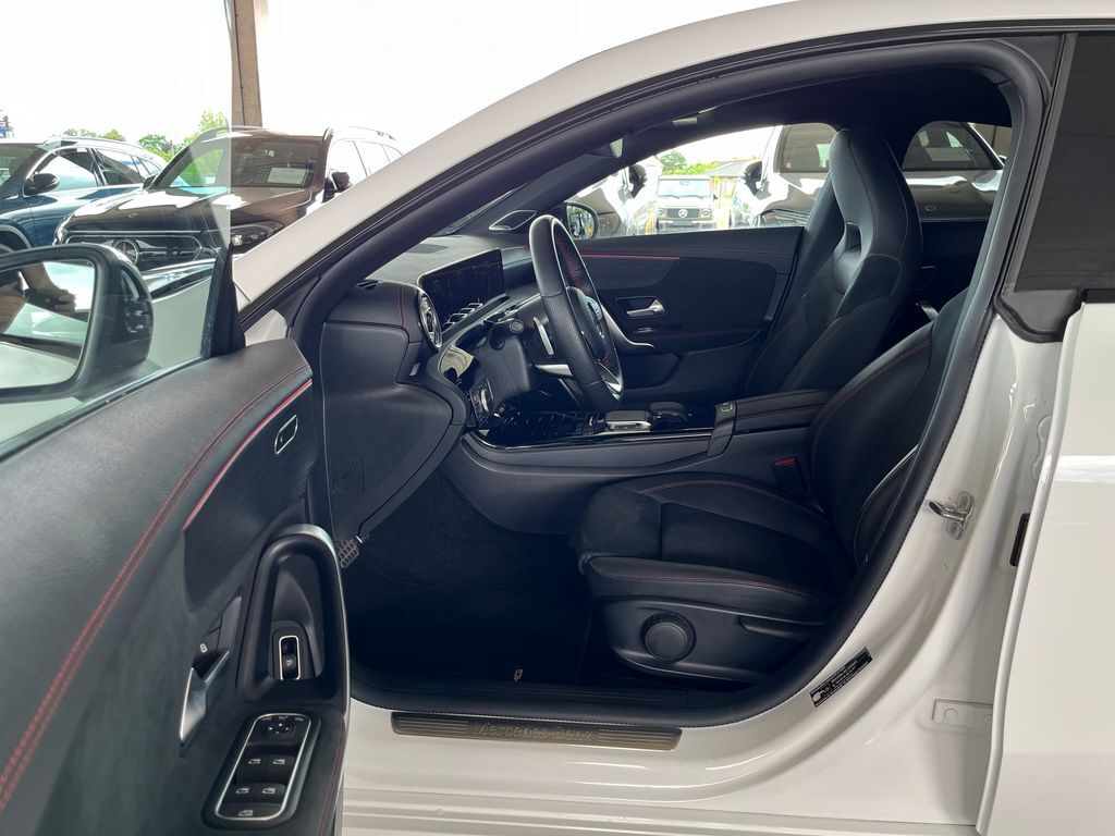 Mercedes-Benz CLA 11