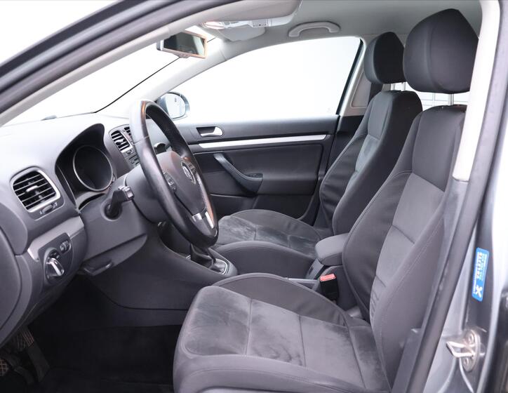 Volkswagen Golf 11