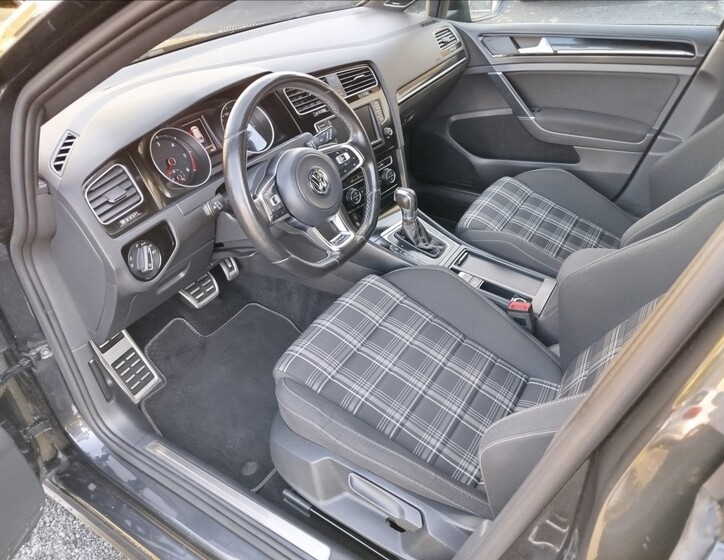 Volkswagen Golf 14