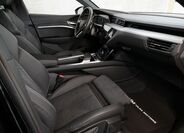 Audi e-tron 15