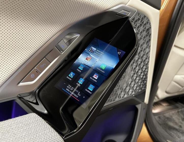 BMW i7 10