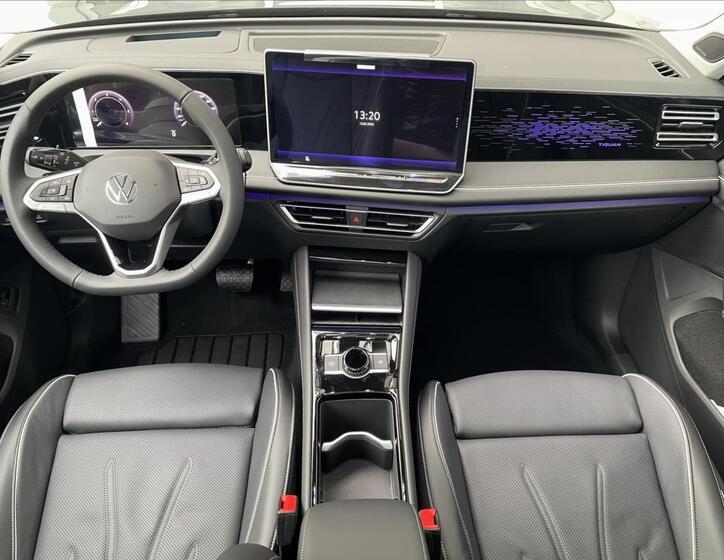 Volkswagen Tiguan 9