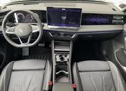 Volkswagen Tiguan 9