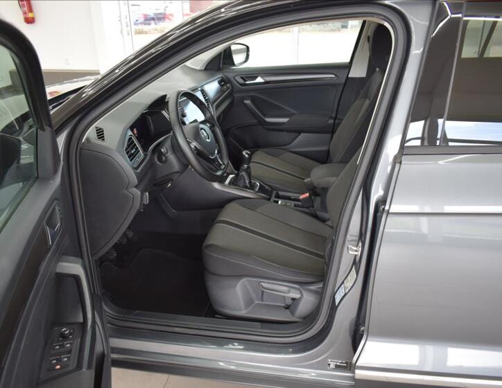 Volkswagen T-Roc 10