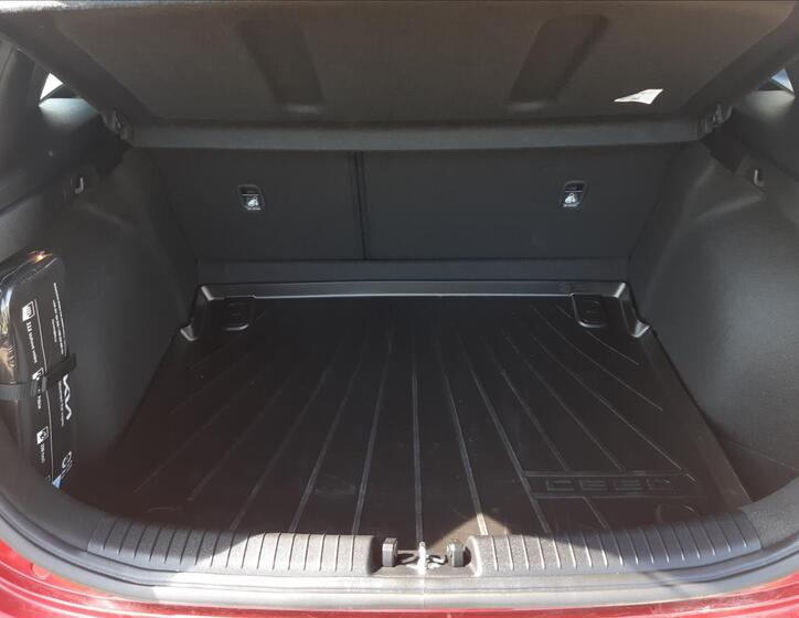 KIA Ceed 8