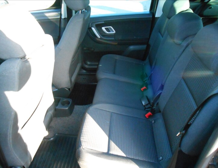 Škoda Roomster 9