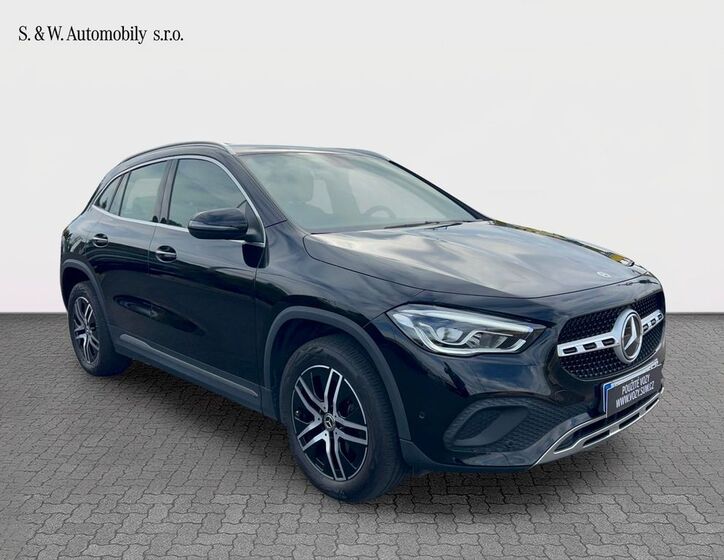 Mercedes-Benz GLA 4