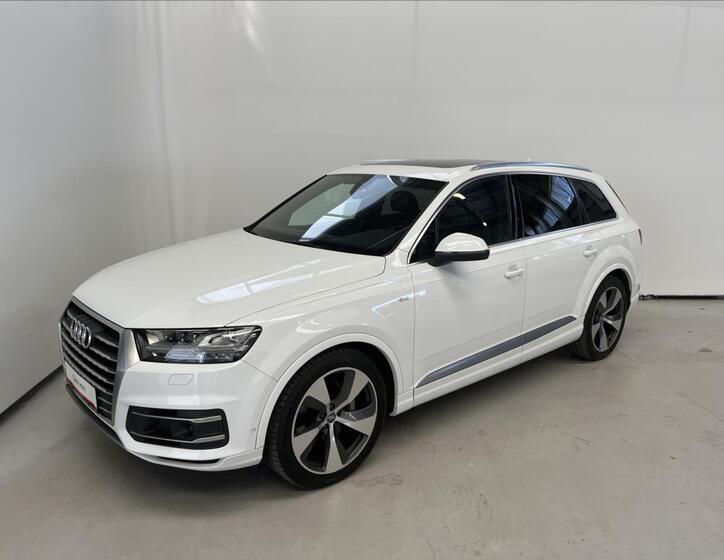 Audi Q7 1