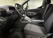 Toyota ProAce 9