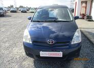 Toyota Corolla Verso 2