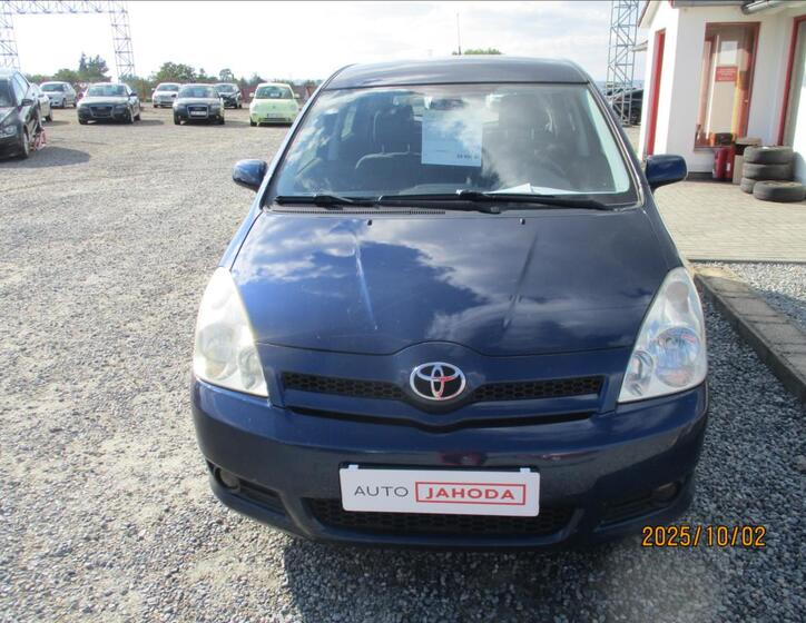 Toyota Corolla Verso 2