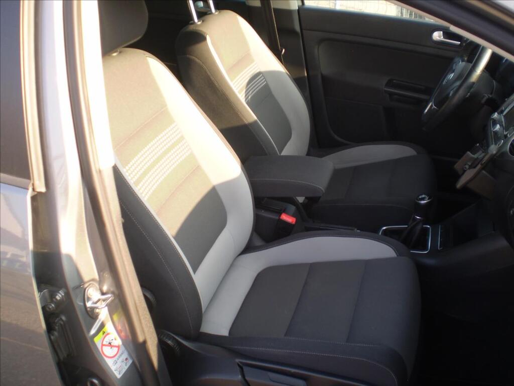 Volkswagen Golf 12